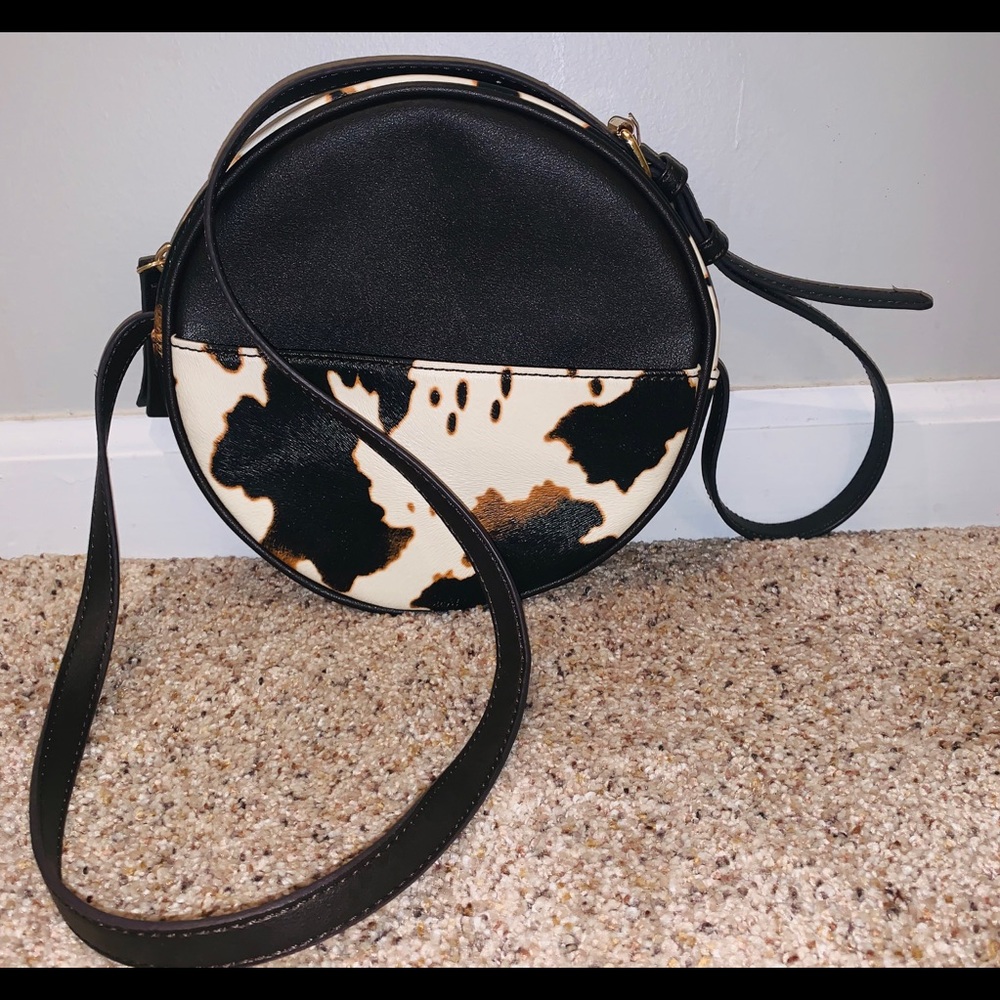 Women’s Circle Cross Body Bag Animal Print
